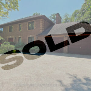 15 SCENIC HILL COURT Toronto (Highland Creek), Ontario M1C3V5